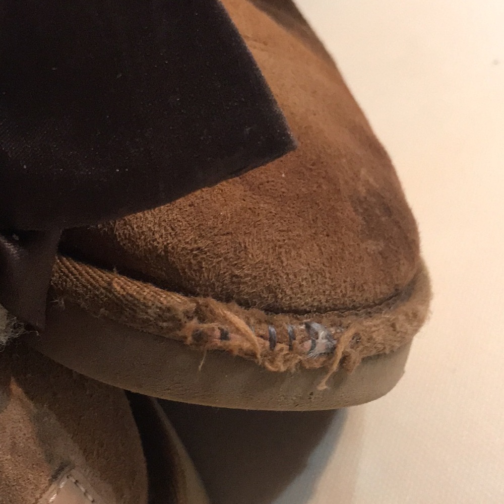 Ugg Size 6 - image 4